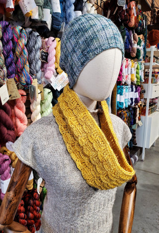 Athenaeum Cowl (2023 Yarn Crawl Crochet Pattern)