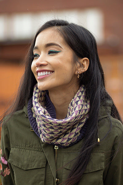 Equilateral Cowl Kit (Universal Yarn)