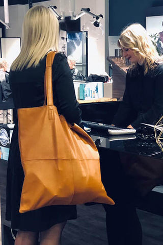 Show Shopper - XL Tote Bag (Muud)