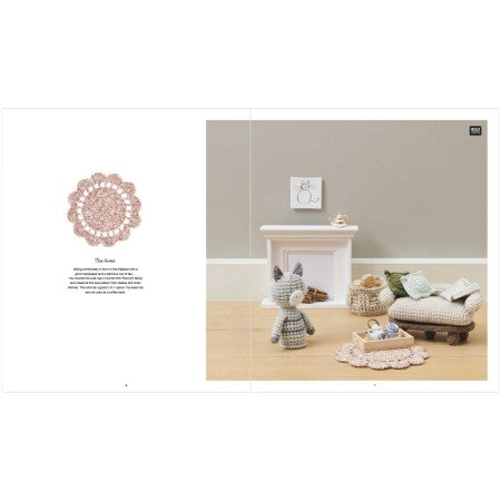 Seasonal Patterns: Ricorumi Amigurumi Books (Universal Yarns)