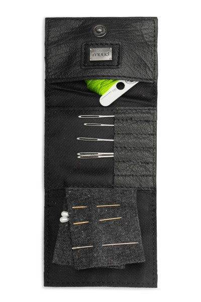 Carla Sewing Needle and Notion Case (muud)