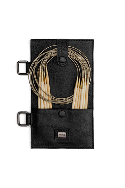 Carita A Circular Needle Case (Muud)