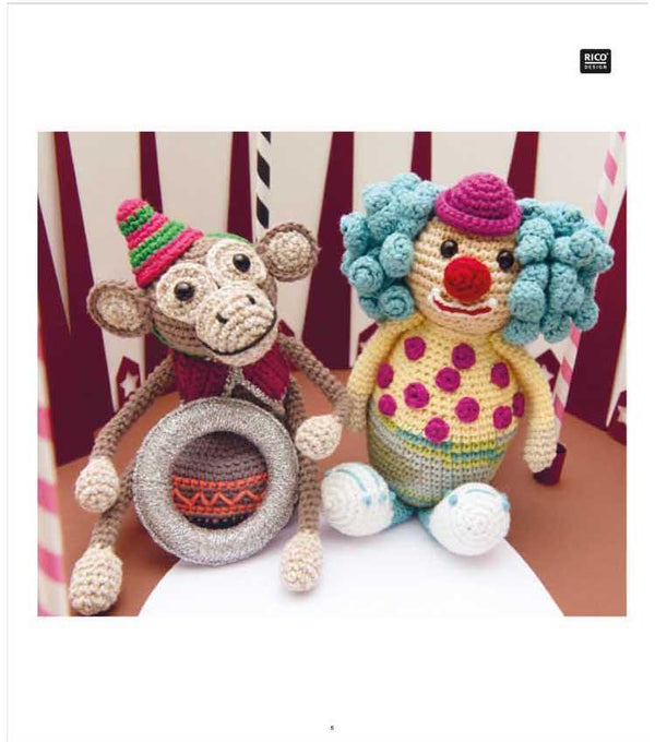 Worlds and Theme Patterns: Ricorumi Amigurumi Books (Universal Yarns)