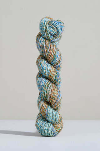 Buy elderberry Spiral Grain Worsted (Urth Yarns)