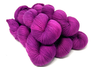 Buy razzleberry-pie-online-only Shasta Worsted (Baah Yarn)