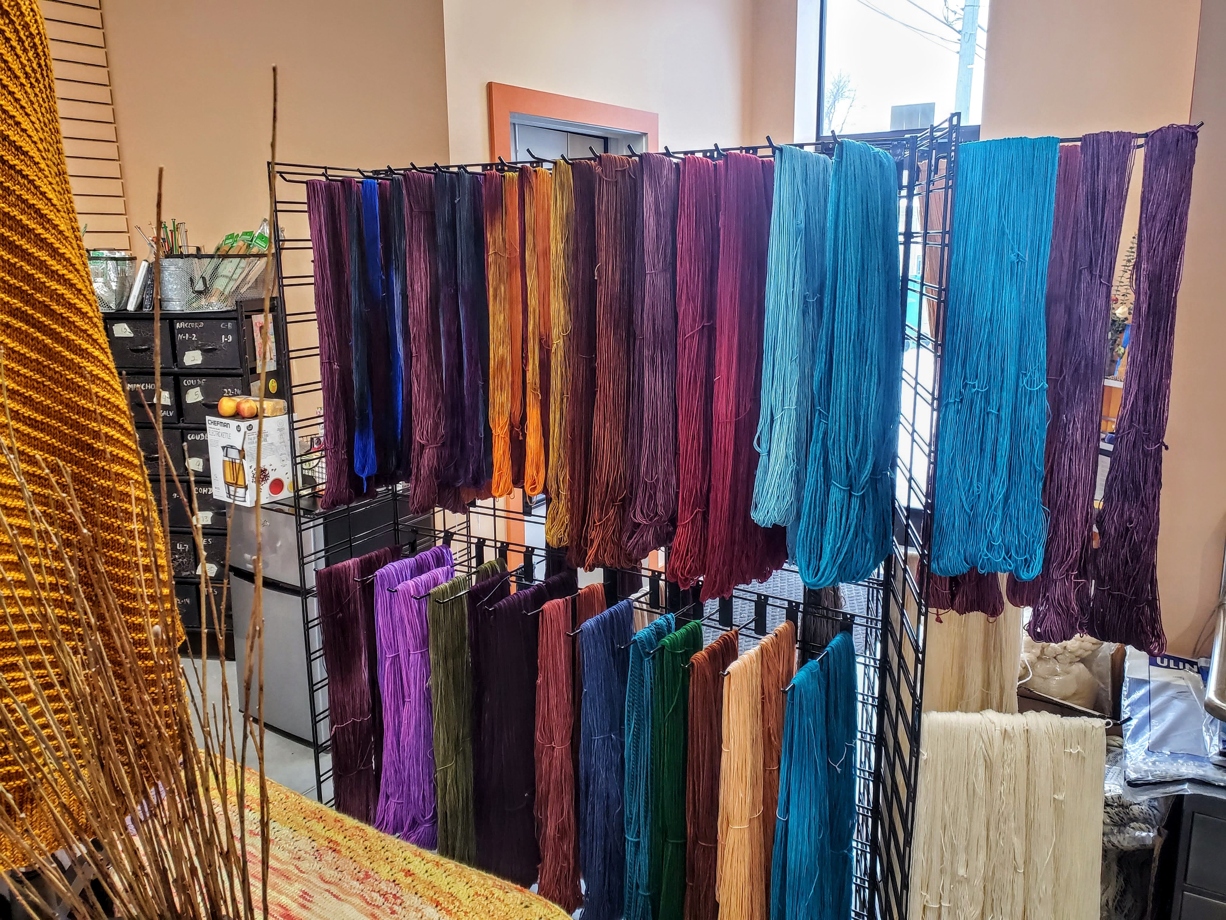 Beginner's Guide to Natural Dyes for Fabric and Yarn - La creative