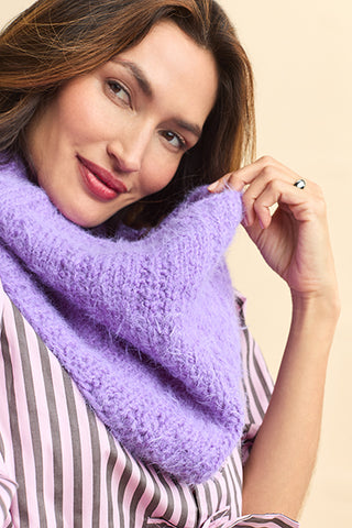 Bruna Cowl Kit (Universal Yarn)