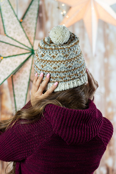 Gingersnap Hats Kit (Universal Yarn)