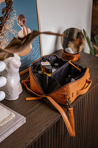 Cleo Project, Toiletry & Everyday Bag (Muud)