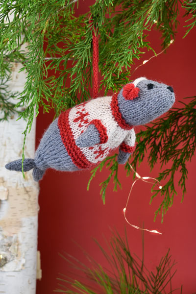 Frosty Friends Kit (Universal Yarn)