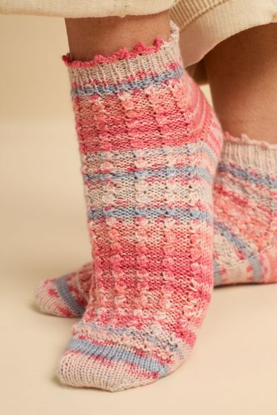 Saunter - Fingering Weight (Universal Yarn)