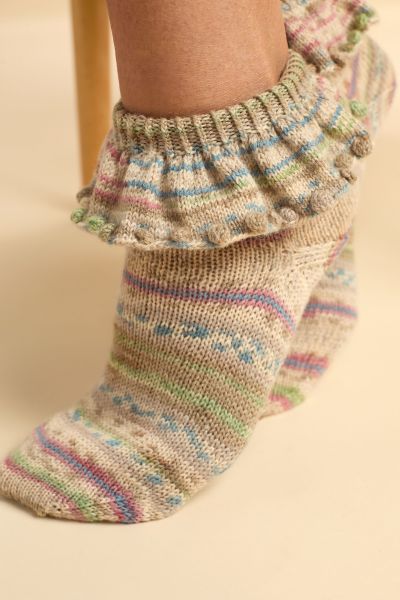 Saunter - Fingering Weight (Universal Yarn)