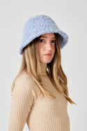 Buklet Hat Kit (Urth Yarns)