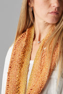 Dokuma Loop Cowl  Kit (Urth Yarns)