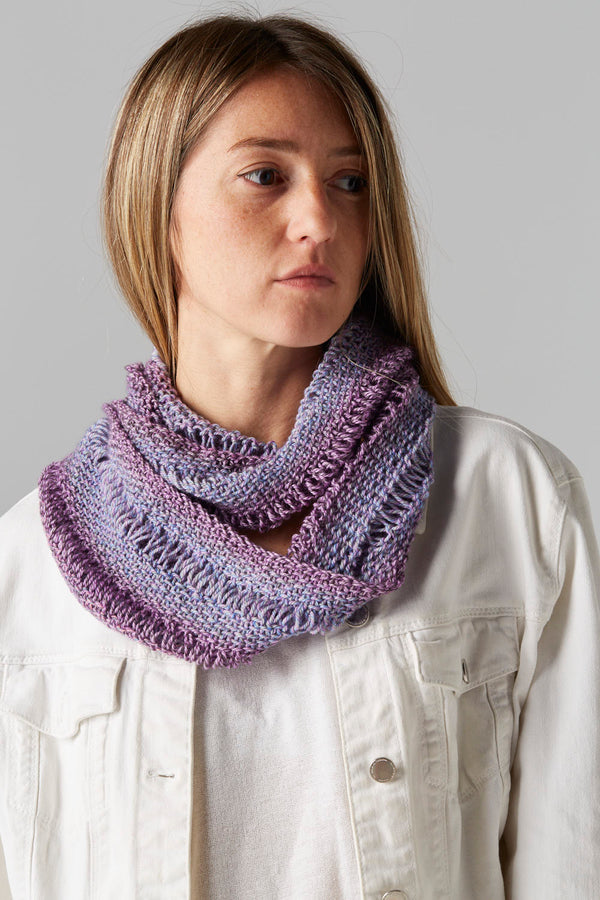 Dokuma Loop Cowl  Kit (Urth Yarns)