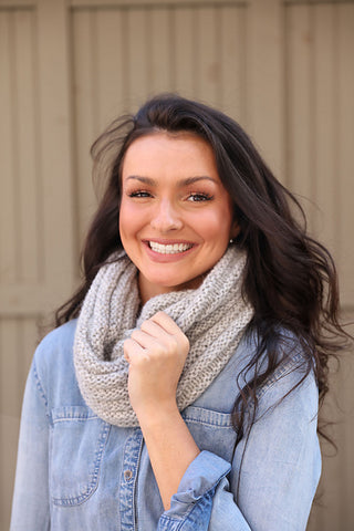 F946 Ridged Cowl (Plymouth Yarn)