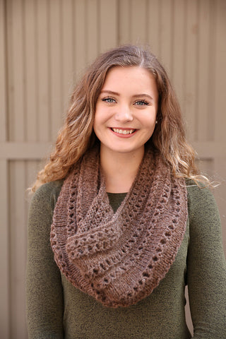 F947 Eyelet Cowl (Plymouth Yarn)