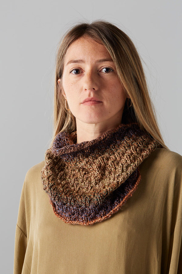 Lantern Lace Cowl Kit (Urth Yarns)