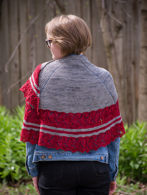 M126 Otherwhiles Shawl (Plymouth Yarn)