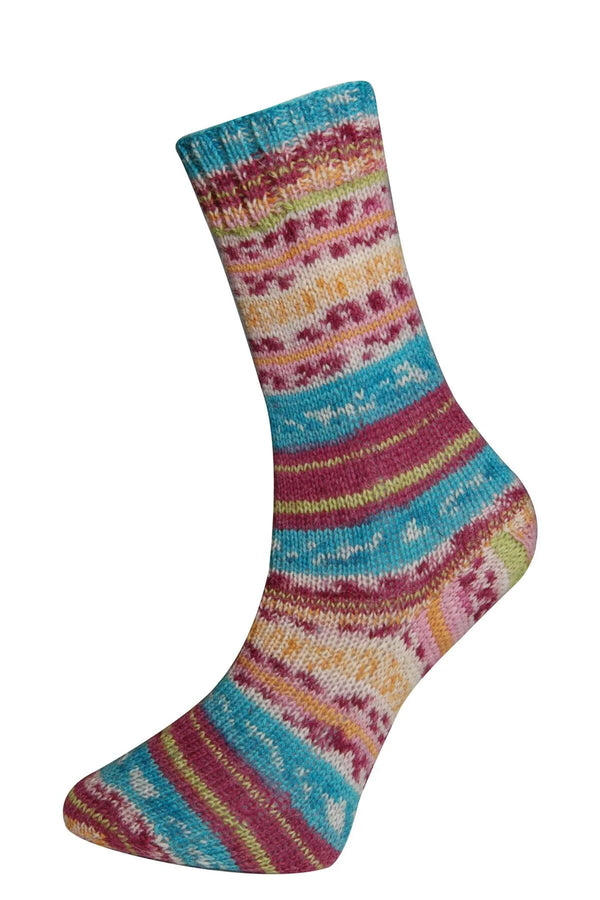 Saunter - Fingering Weight (Universal Yarn)