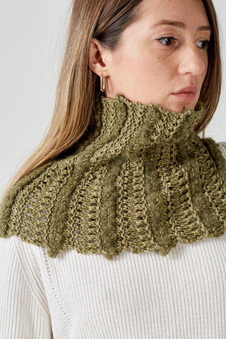 Buy travertine-and-g40-worsted Urchin Cowl Kit (Urth Yarns)