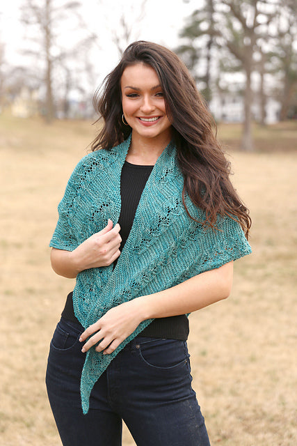 3387 Woman’s Shawl (Plymouth Yarn)