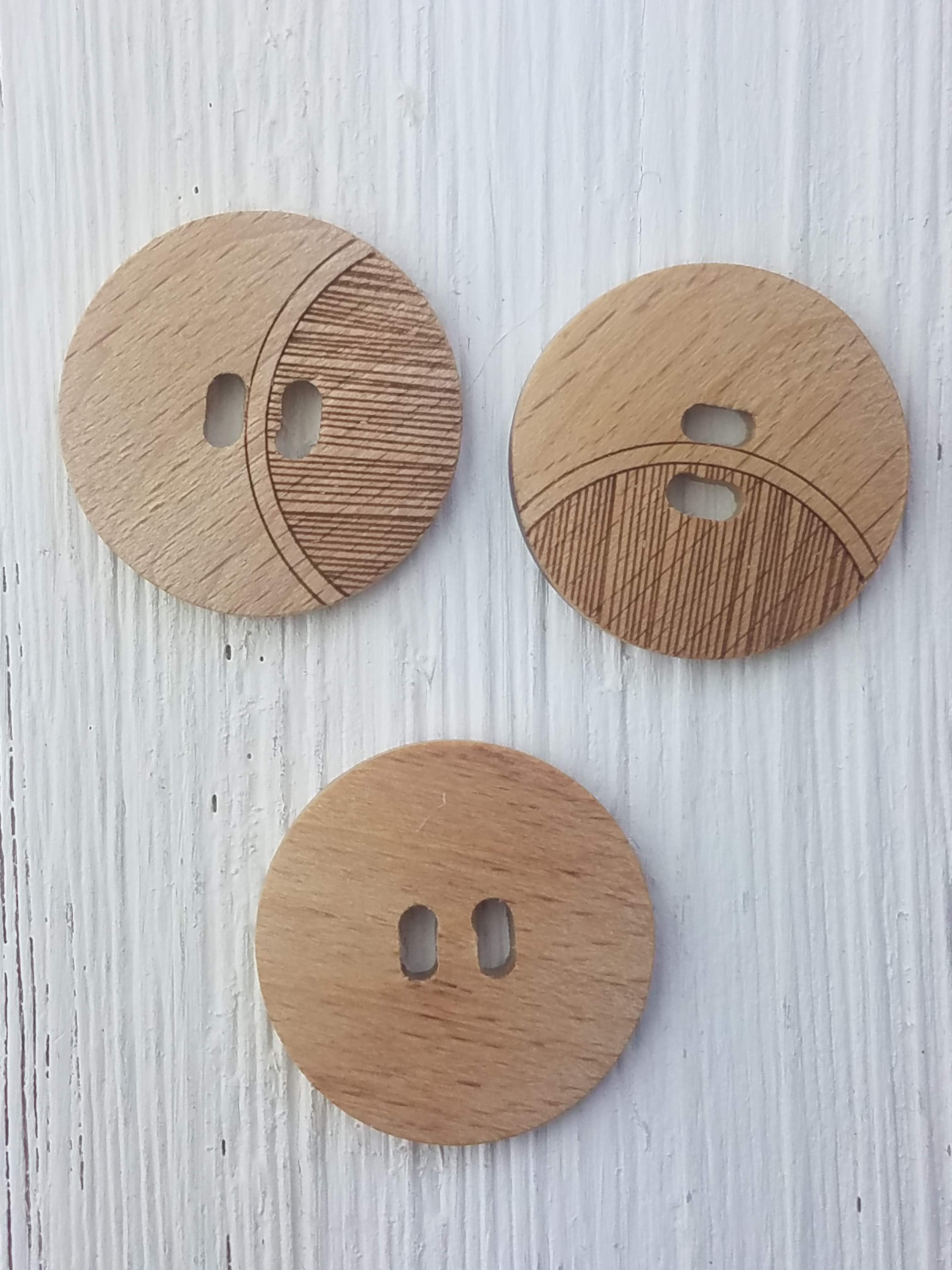 Wood round button | Dye Hard Yarns